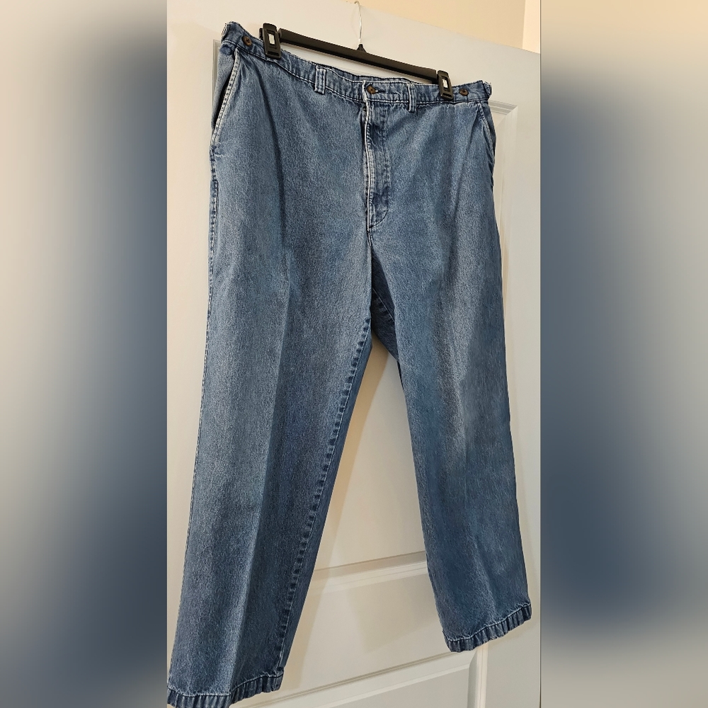 Mens 42" x 30" Roundtree and Yorke Jeans